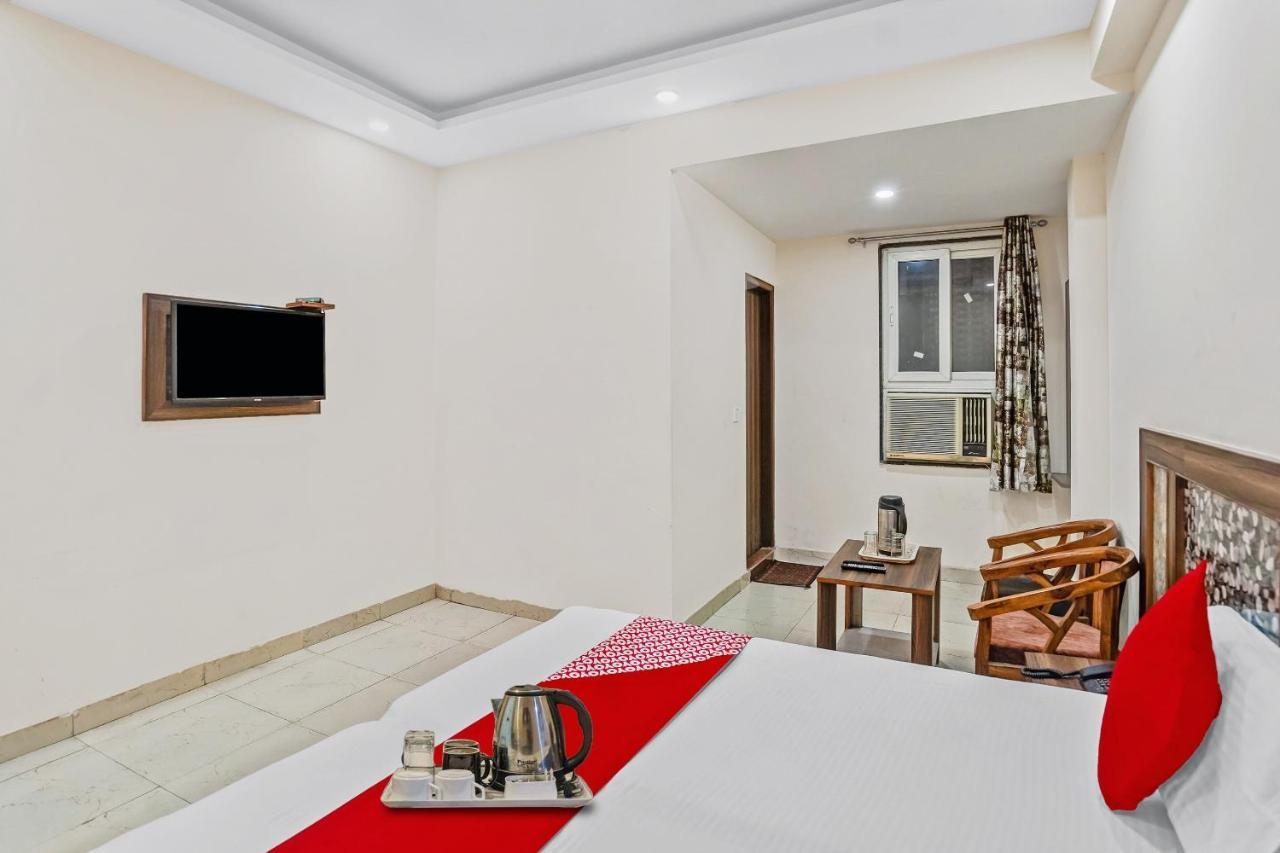 Oyo 88326 Hotel Cloud 9 New Delhi Eksteriør bilde